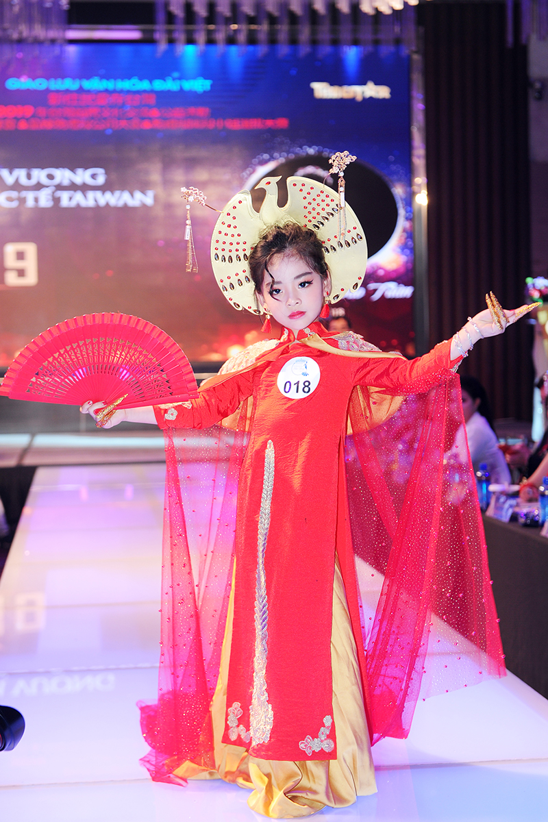 Nguyễn Hà Bảo Trân sở hữu danh hiệu Hoa hậu nhí khả ái Quốc tế Taiwan 2019