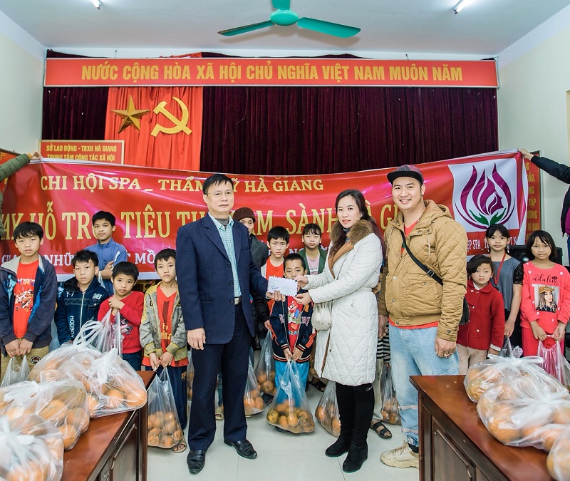 Chi hội Spa Thẩm mỹ Hà Giang “giải cứu” cam giúp người dân