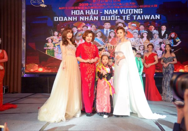 Hoa hậu Trà My - Đại diện phóng viên của Tạp chí online Nghệ nhân và Thương hiệu tại Đài Loan