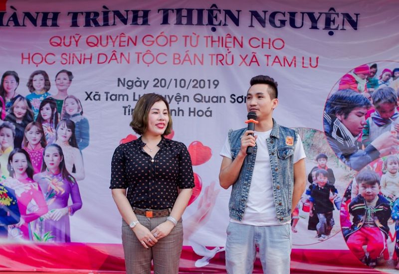 Hoa hậu quốc tế Châu Mai Thảo rạng rỡ làm từ thiện tại xã Tam Lư, huyện Quan Sơn, Thanh Hóa 
